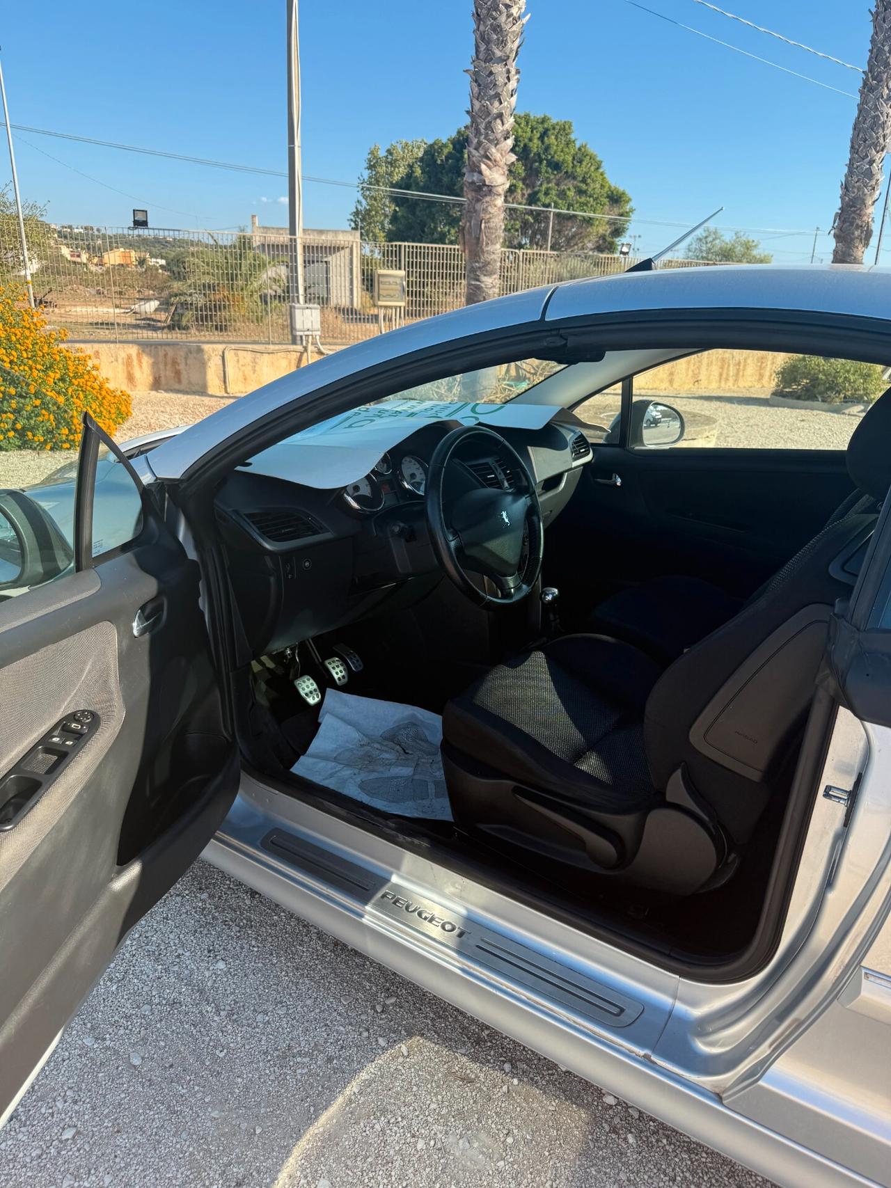 Peugeot 207 1.6 VTI 120 CV CC FELINE