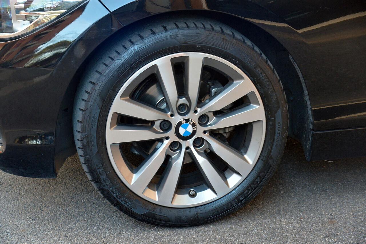 Bmw 118 i 5p. Advantage Steptronic Traz. Posteriore
