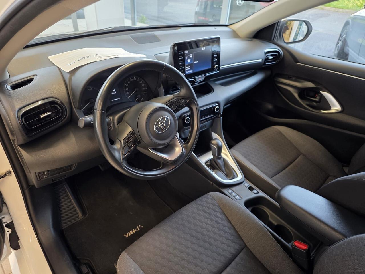 Toyota Yaris 1.5 Hybrid 5 porte Business