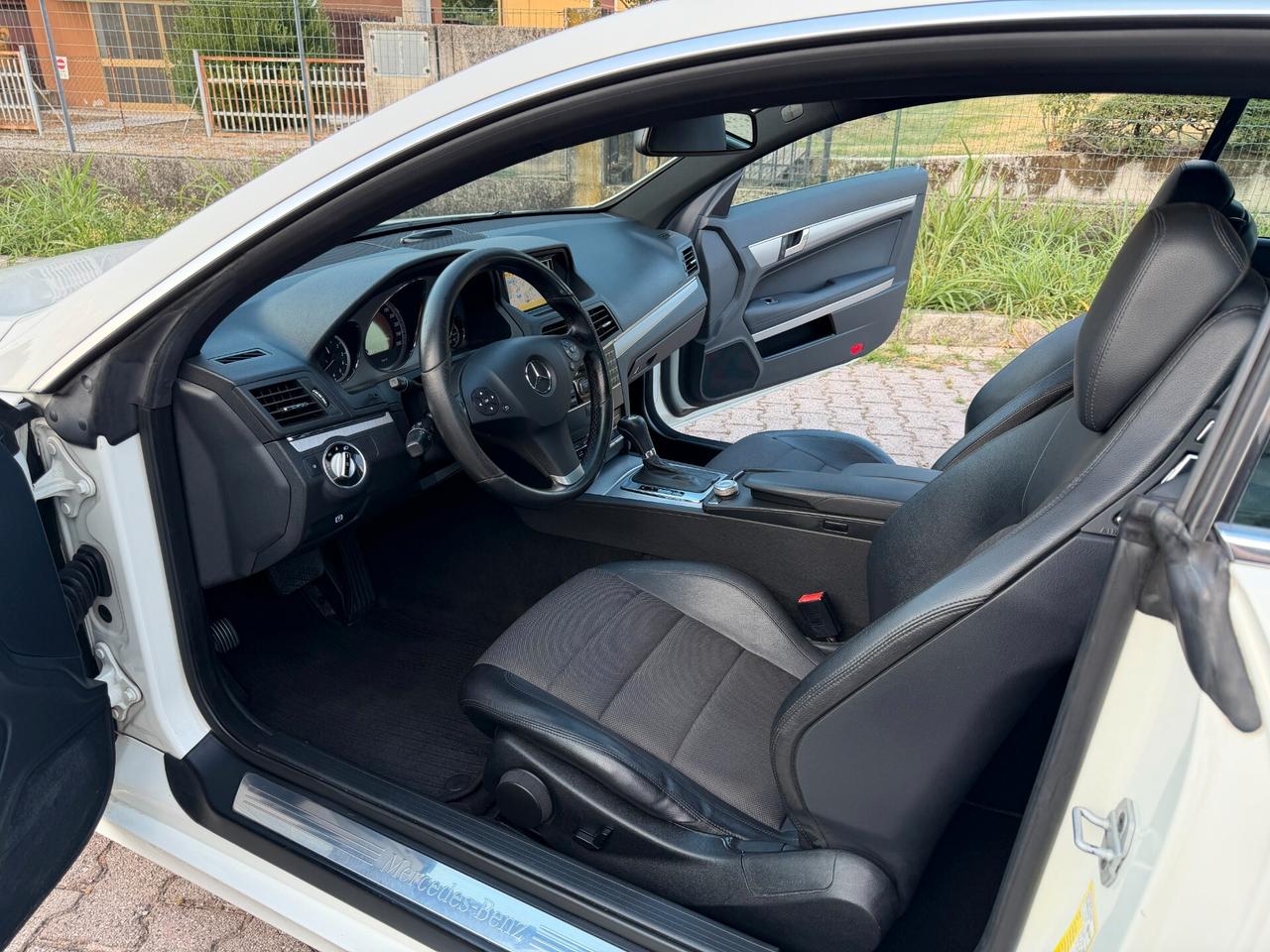 Mercedes E 220 CDI Coupé BlueEFFICIENCY