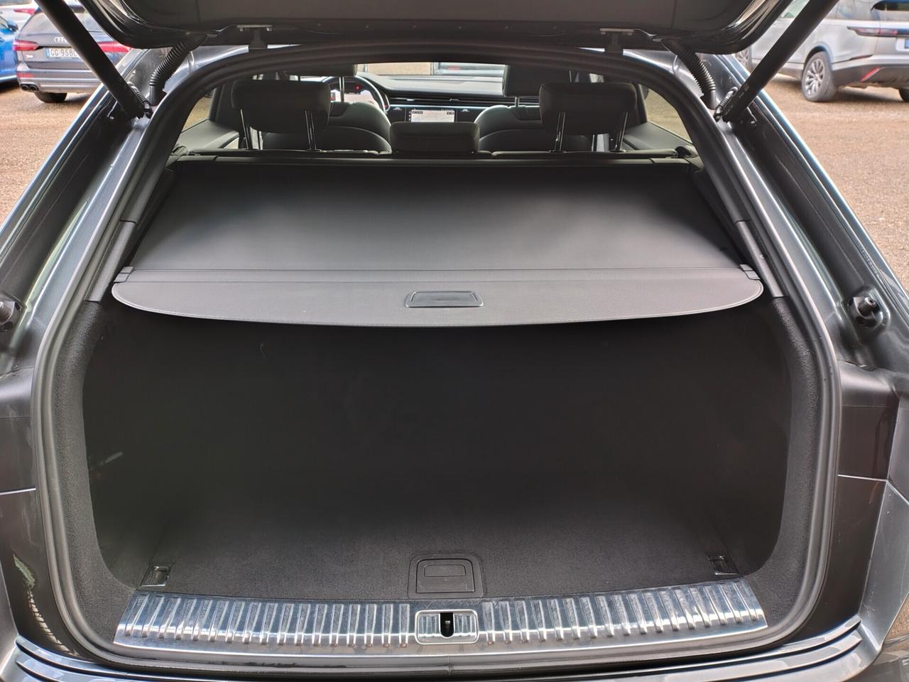 Audi Q8 55 TFSI e quattro tiptronic Sport