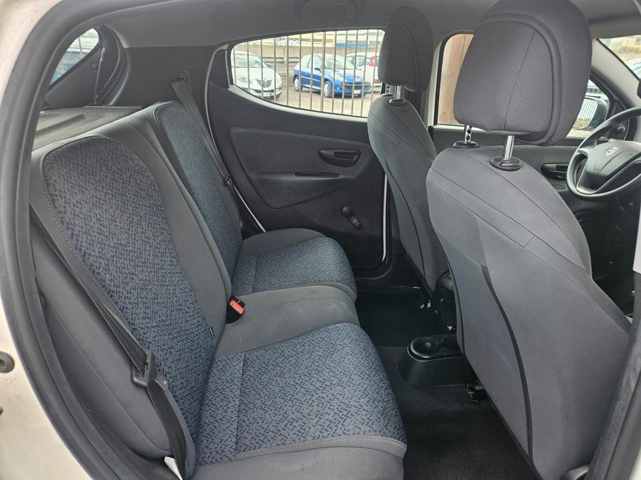 Lancia Ypsilon 1.0 FireFly 5 porte S&S Hybrid Ecochic A. Ferretti