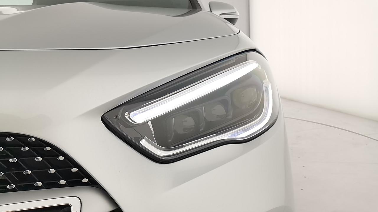 Mercedes-Benz GLA-H247 2020 - GLA 200 d Premium 4matic auto