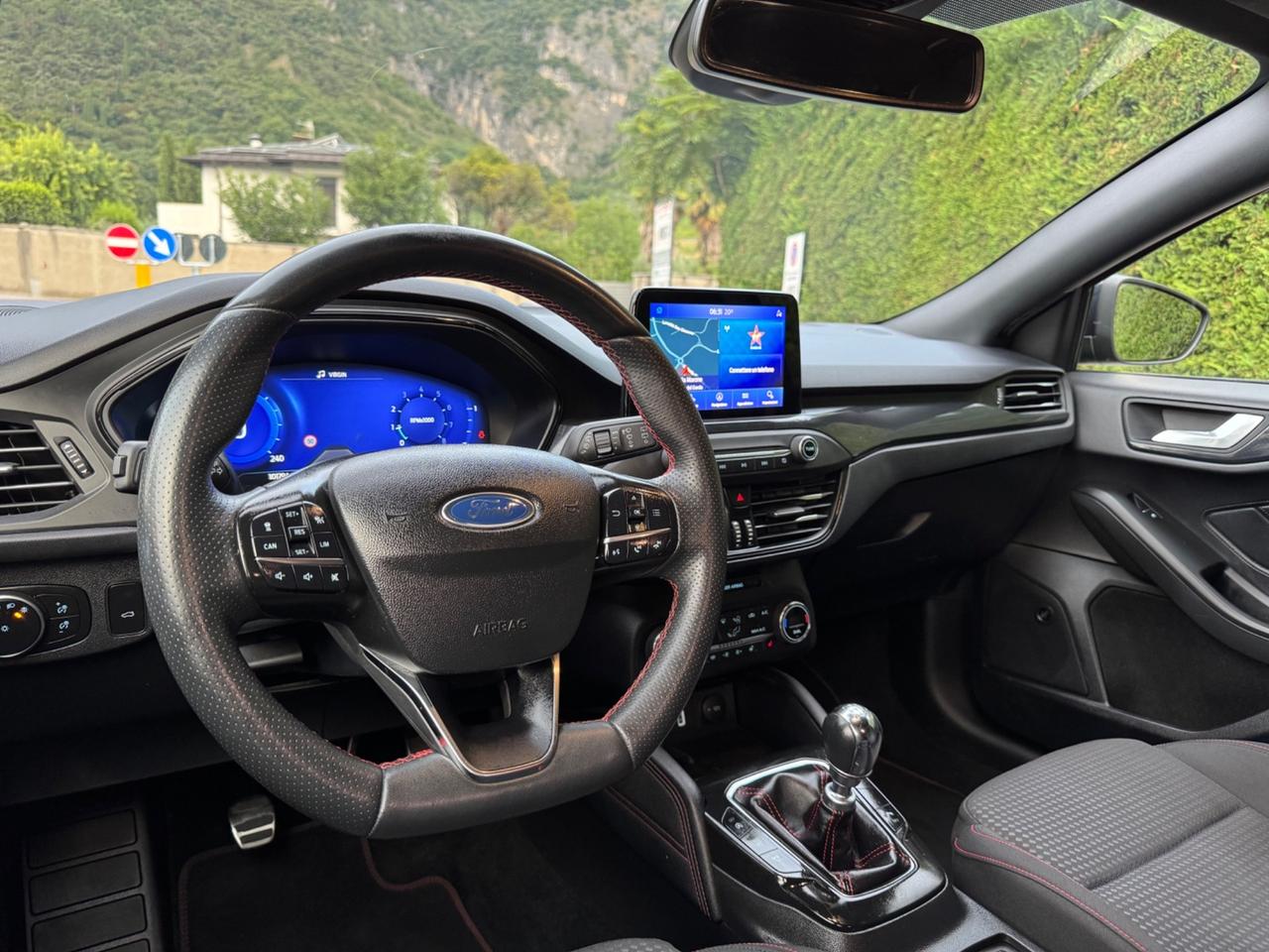 Ford Focus Hybrid ST LINE X