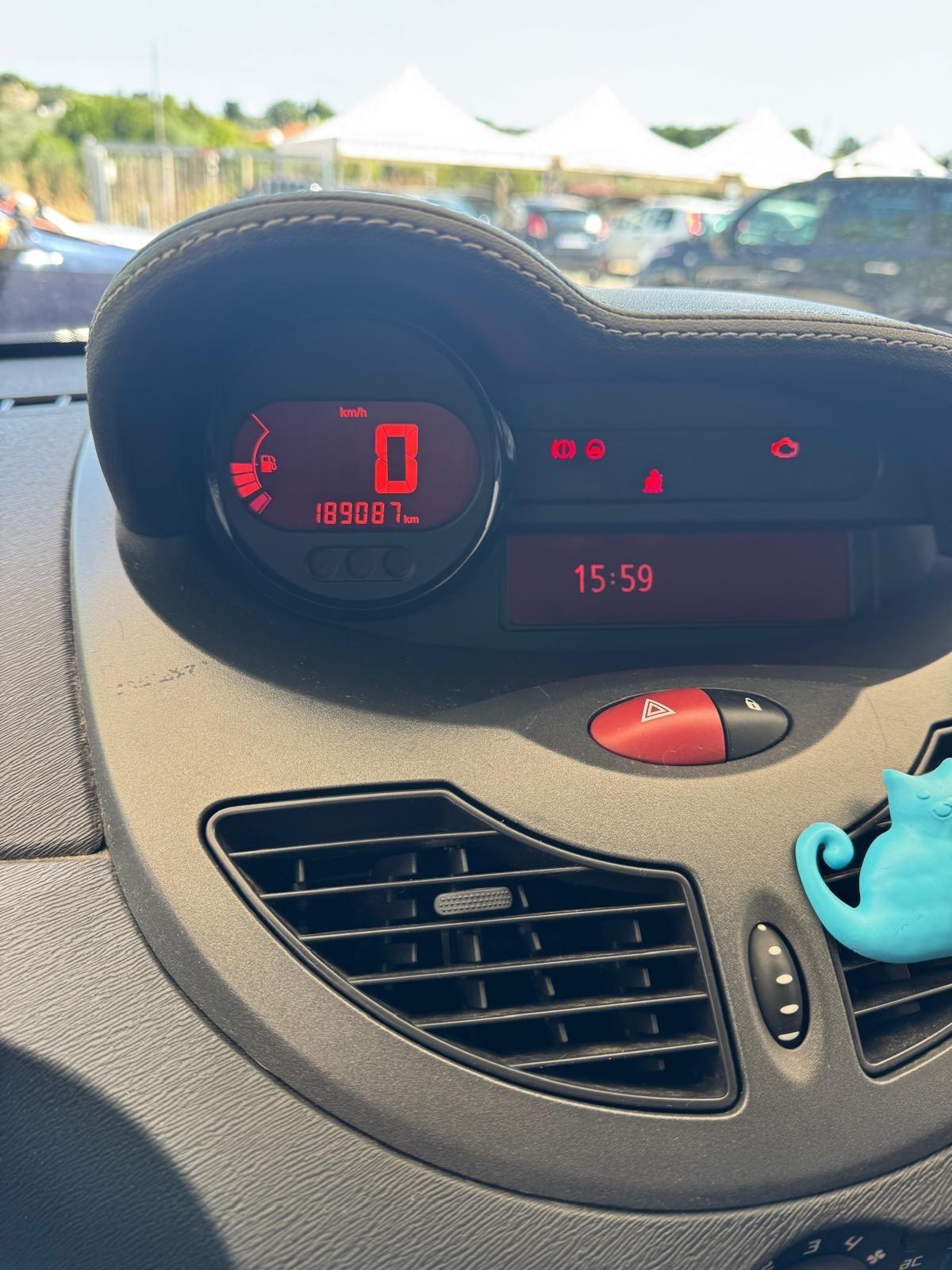 Renault Twingo 1.2 16V Dynamique 76CV 56KW