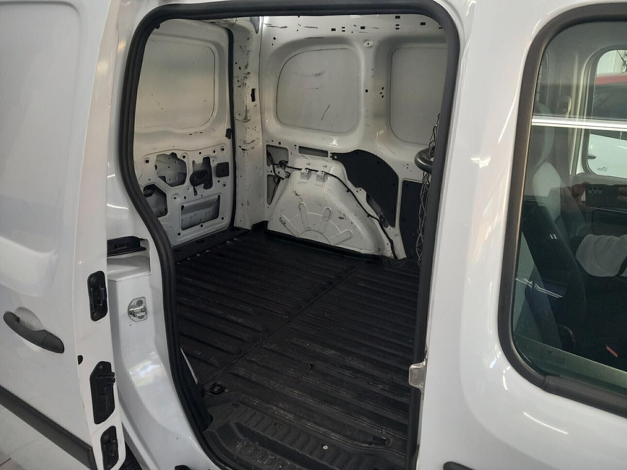 Renault Kangoo anno 2020 1.5 diesel 131 mila km