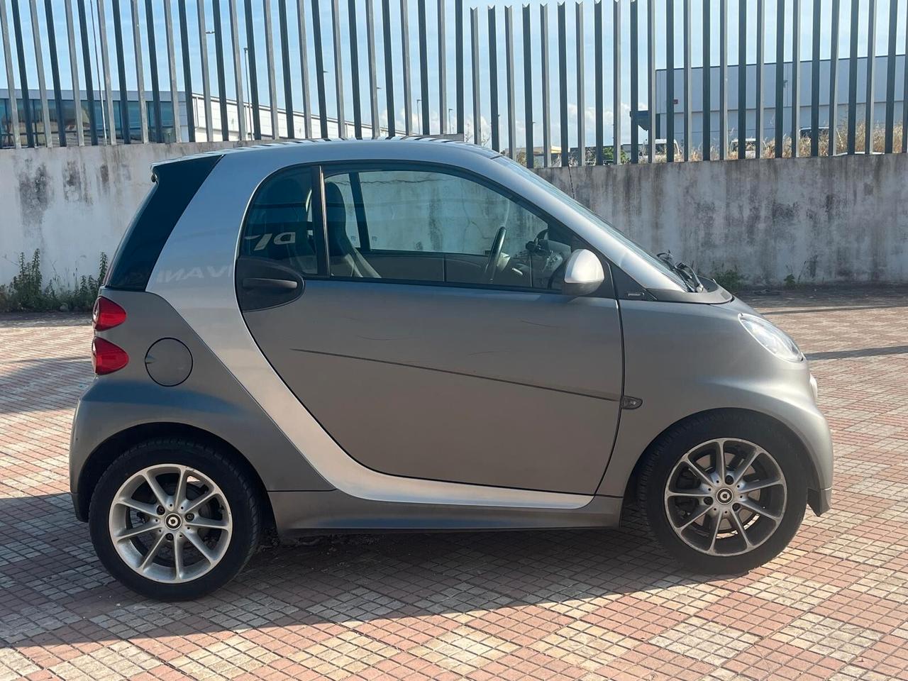 Smart ForTwo 1000 52 kW MHD coupé passion