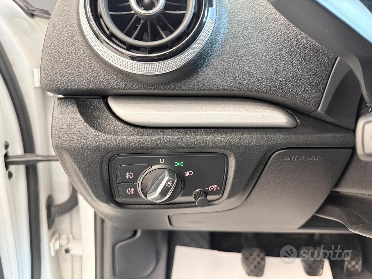 Audi A3 SPB 1.6 tdi Ambiente 105 cv okneopatentati