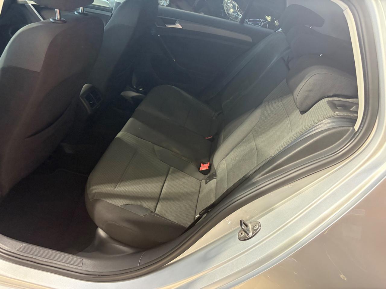 Volkswagen Golf 1.6 TDI DPF 5p. Highline