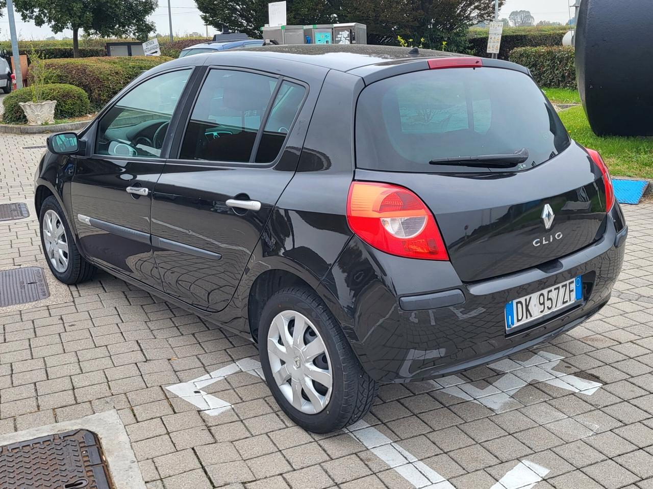 Renault Clio 1.2 16V 5 porte Dynamique