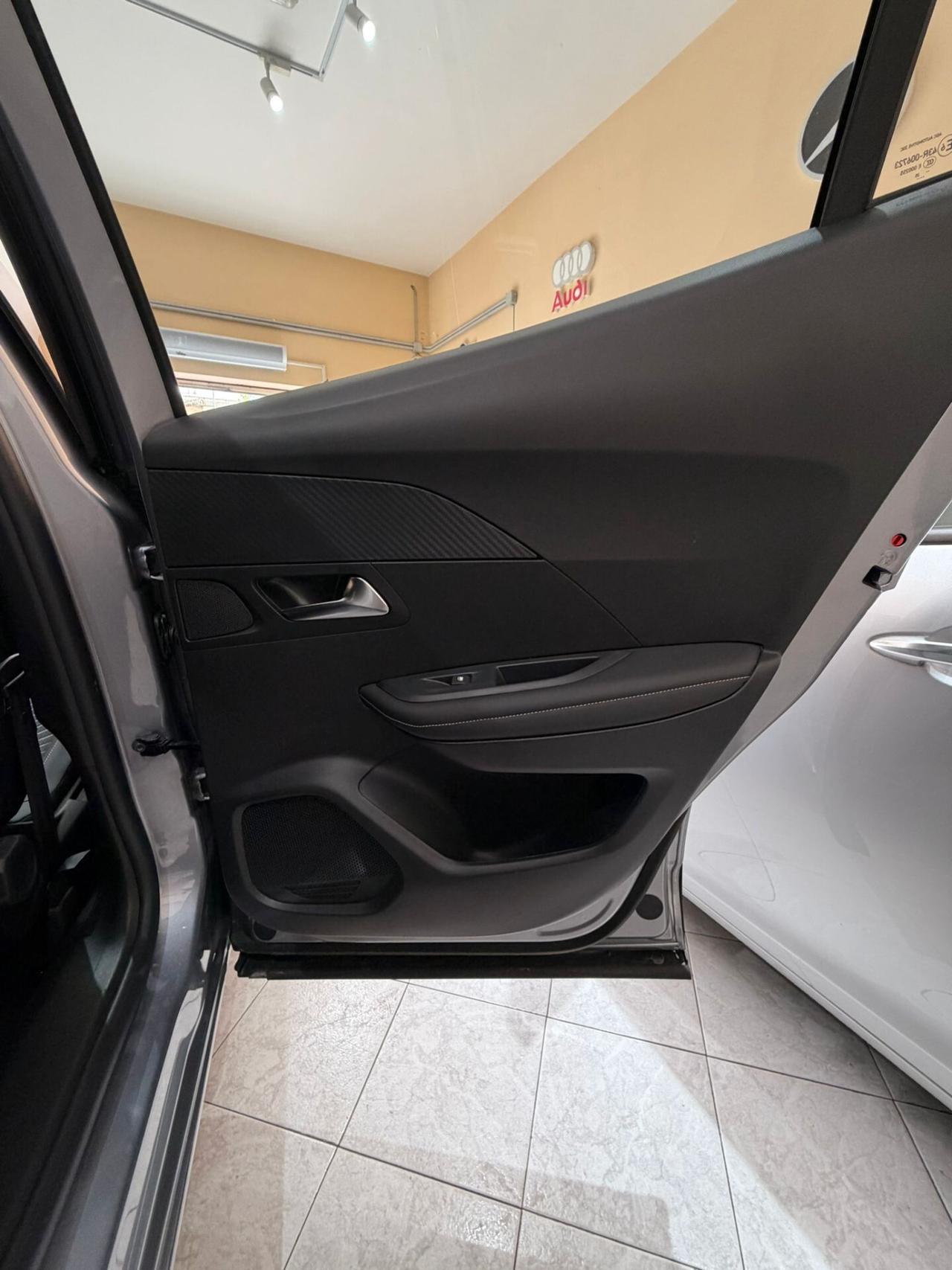 Peugeot 2008 Hybrid 145 e-DCS6 Allure