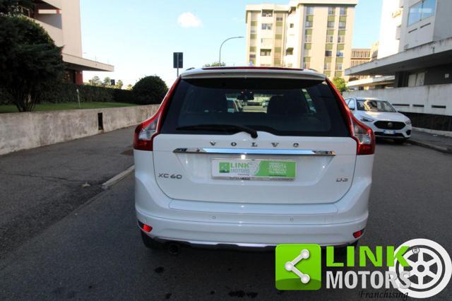 VOLVO XC60 D3 Geartronic R-design Momentum