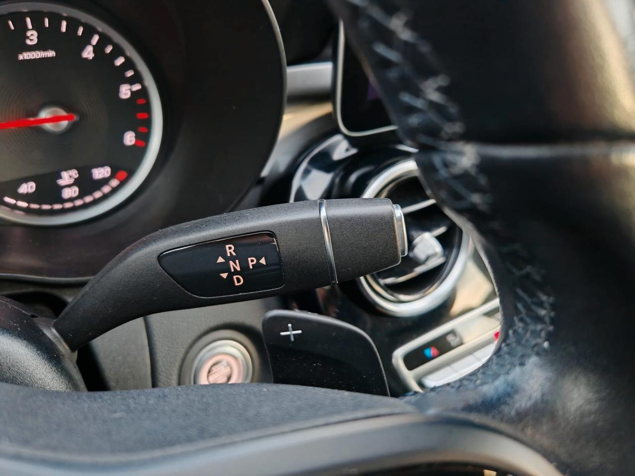 MERCEDES C220 UNICO PROP KM VERI GARANZIA 194CV