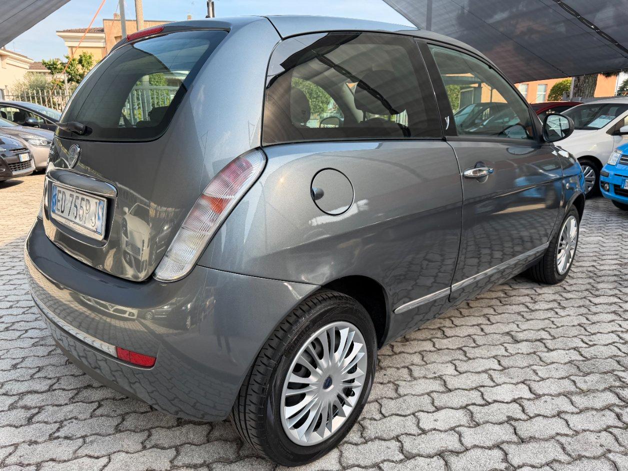 Lancia Ypsilon 3 Porte Ypsilon 1.2 8v Elle 69cv