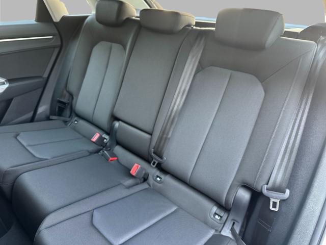 AUDI Q3 35 TDI S tronic Business