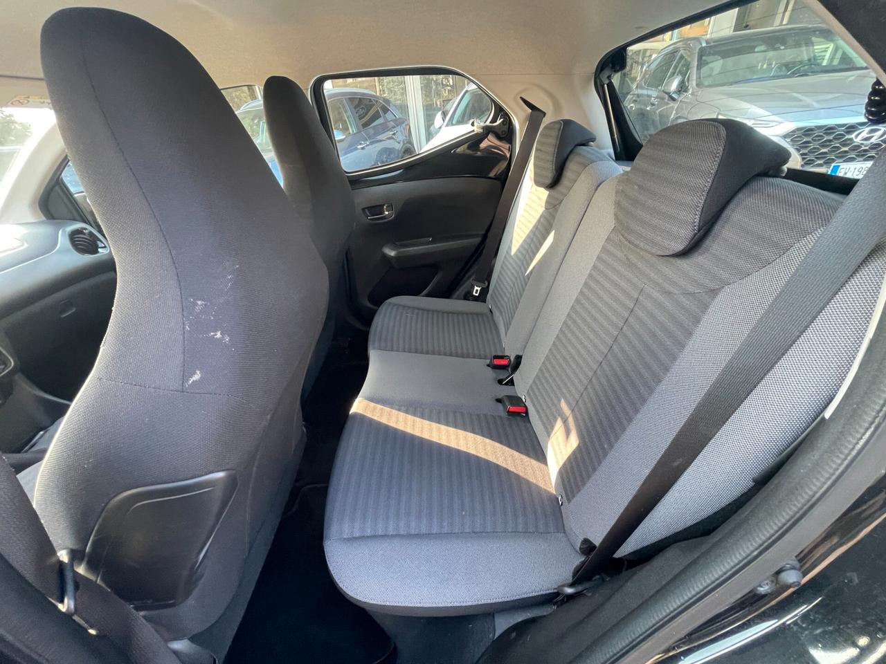 Toyota Aygo 1.0 VVT-i 72 CV 5 porte x-business MMT