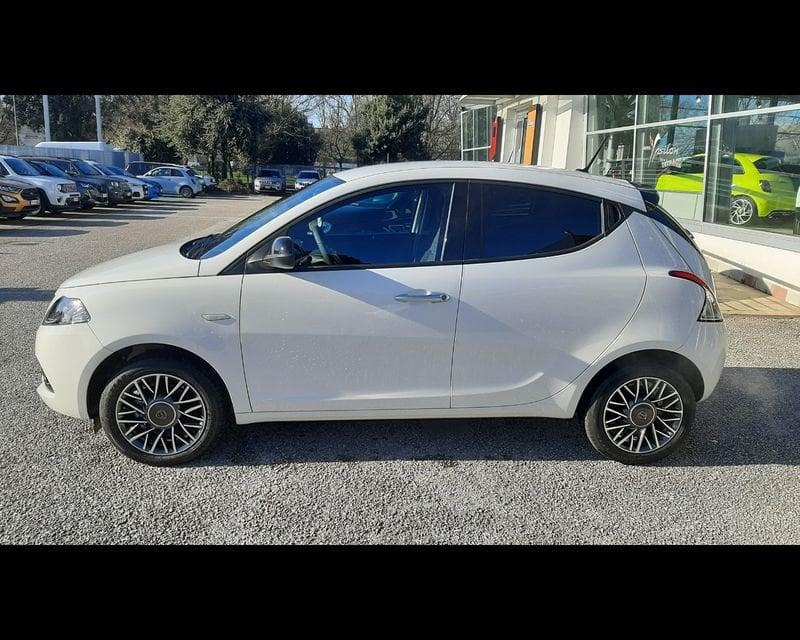 Lancia Ypsilon 1.0 FireFly 5 porte S&S Hybrid Gold Plus