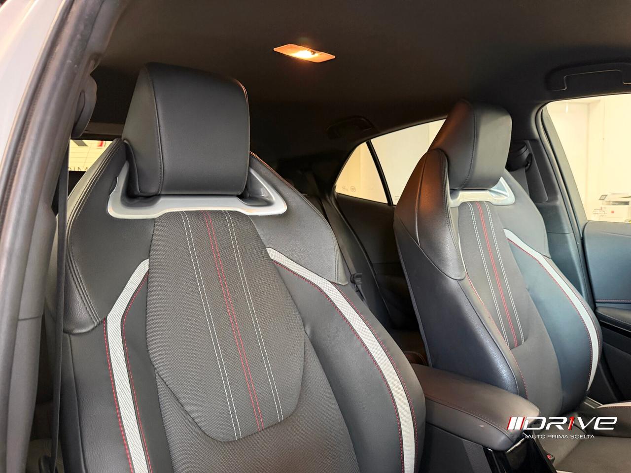 TOYOTA Corolla (2018-->) Corolla 2.0 Hybrid Lounge