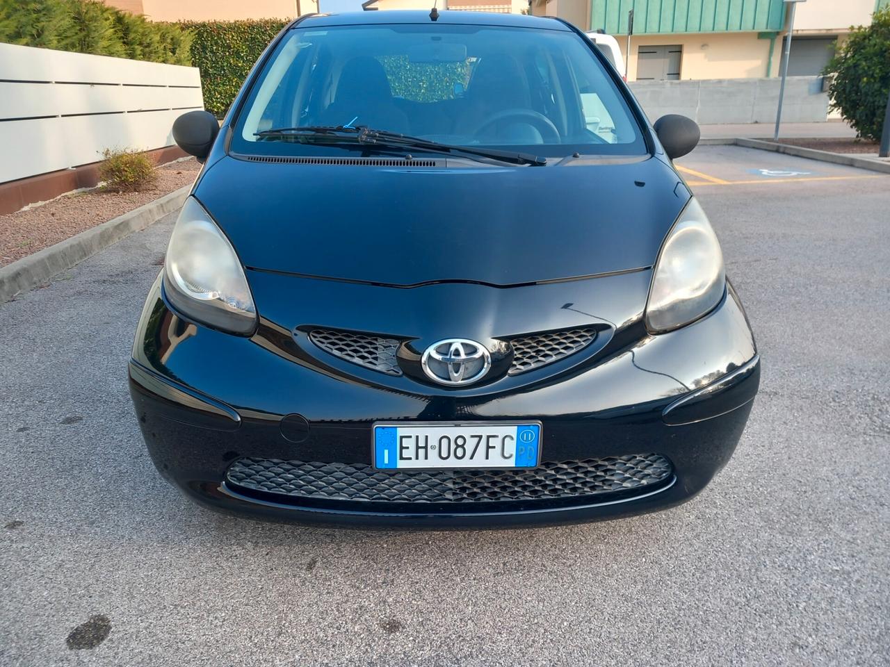 Toyota Aygo 1.0 12V VVT-i 5 porte Now Connect per neo patentati