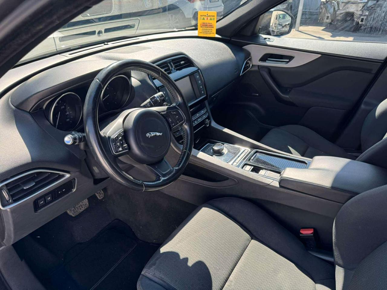 Jaguar F-Pace 2.0 D 180 CV AWD aut. Pure-2018