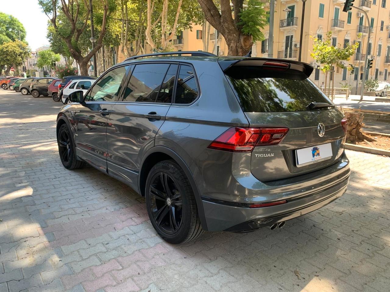 Volkswagen Tiguan 2.0 TDI SCR DSG Sport BlueMotion Technology R-LINE