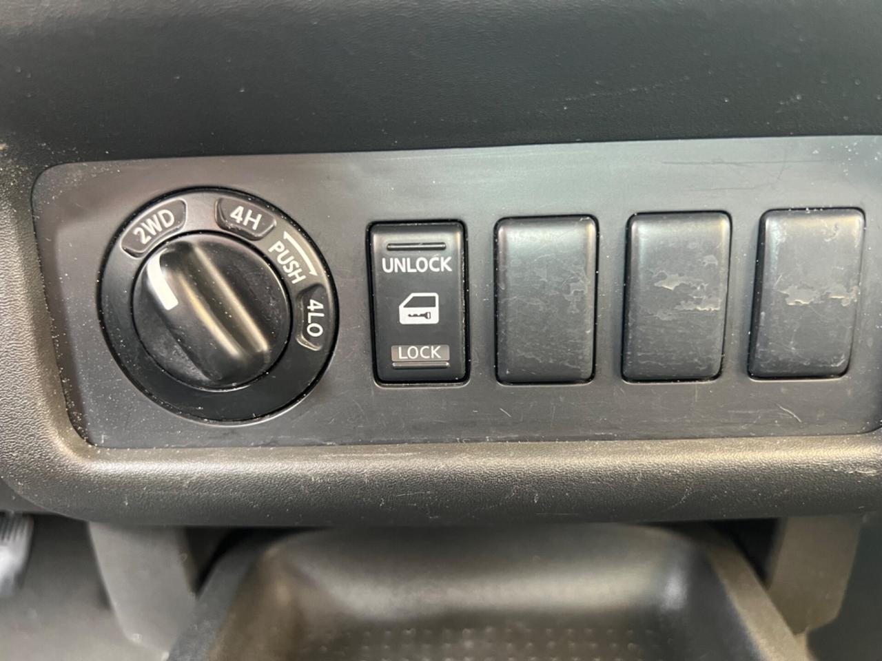 Nissan Navara 2.5 dCi 2 porte King Cab XE