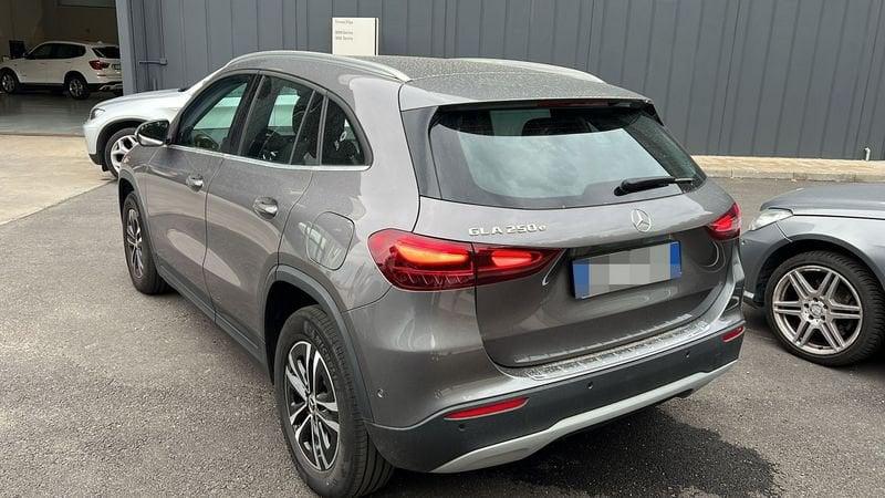 Mercedes-Benz GLA GLA 250 e Plug-in hybrid Automatic Advanced