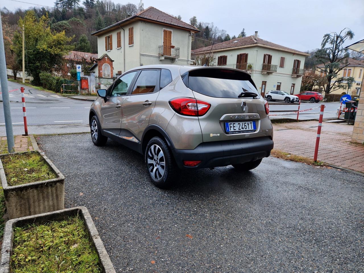 Renault Captur 0.9 90CV "49.600 km" Bluetooth, Cruise, Sensori p.
