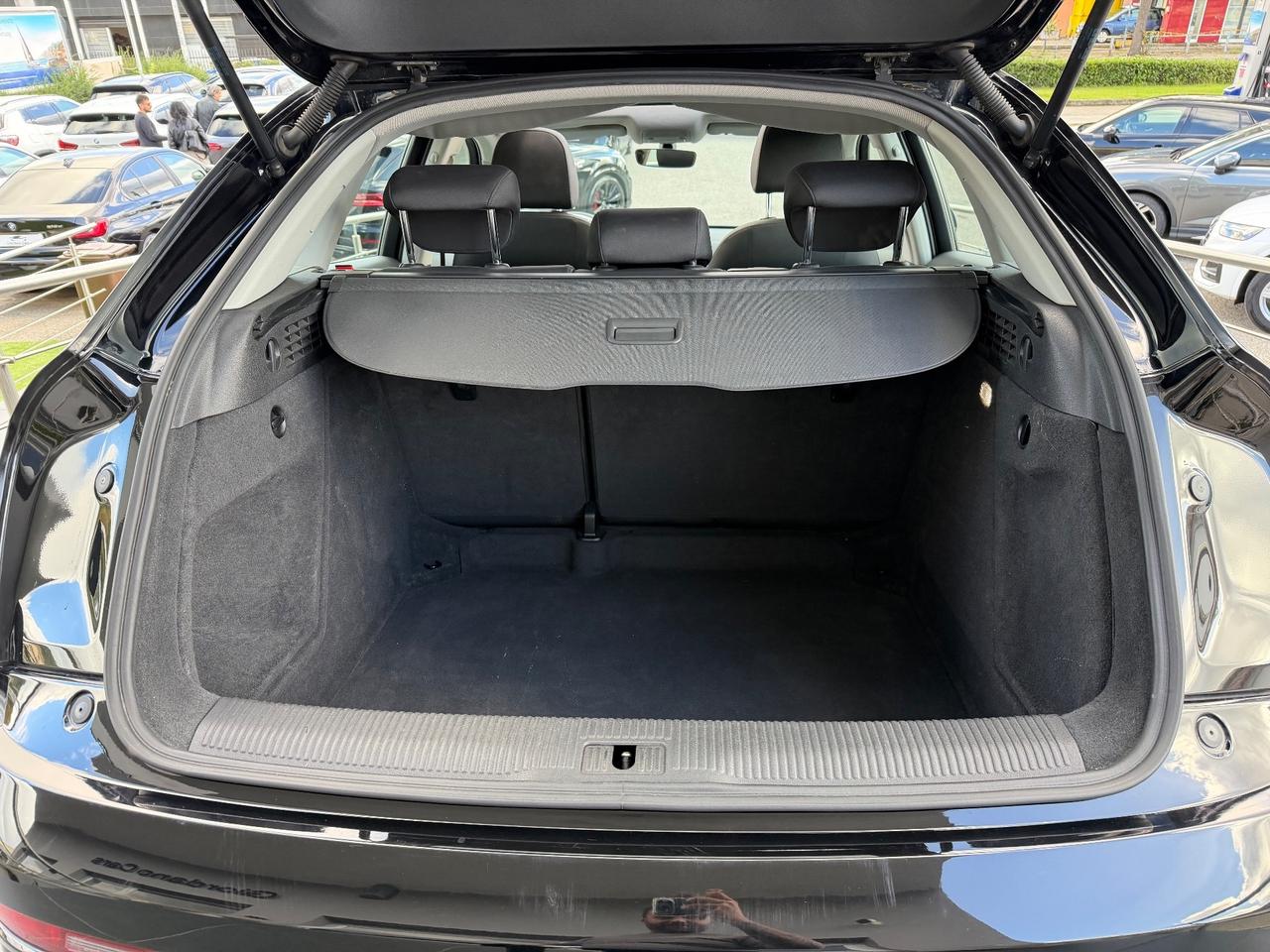 Audi Q3 2.0 TDI 120 CV S tronic Design tetto apribile