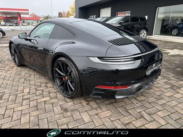 PORSCHE 911 Carrera 4S