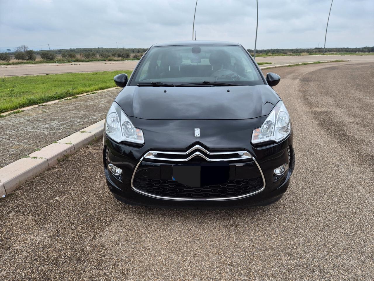 Citroen DS3 1.2 benzina 82cv so chic anno 2015