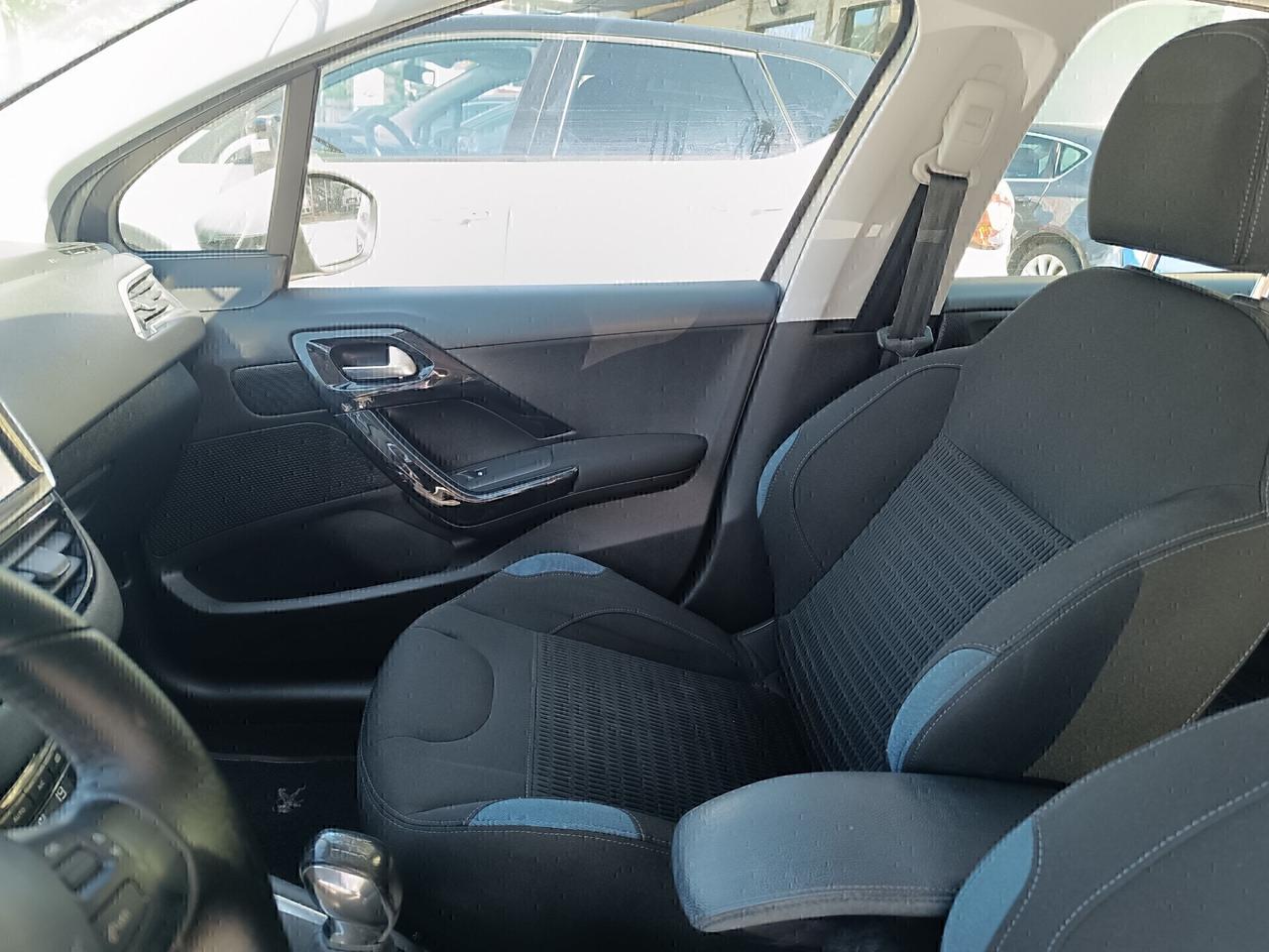 Peugeot 208 1.2 VTI Allure 80.000KM