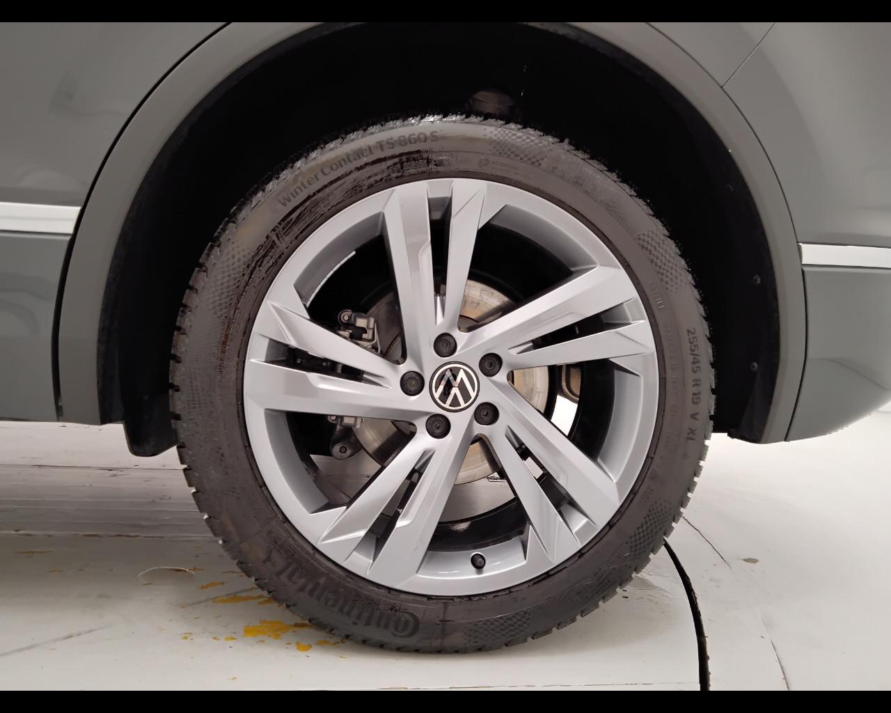 VOLKSWAGEN Tiguan II 2021 - Tiguan 2.0 tdi R-Line 4motion 150cv dsg
