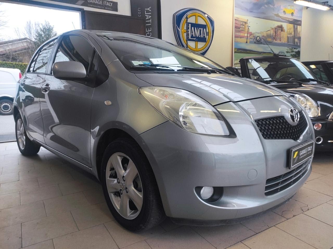 Toyota Yaris 1.0 5 porte Sol