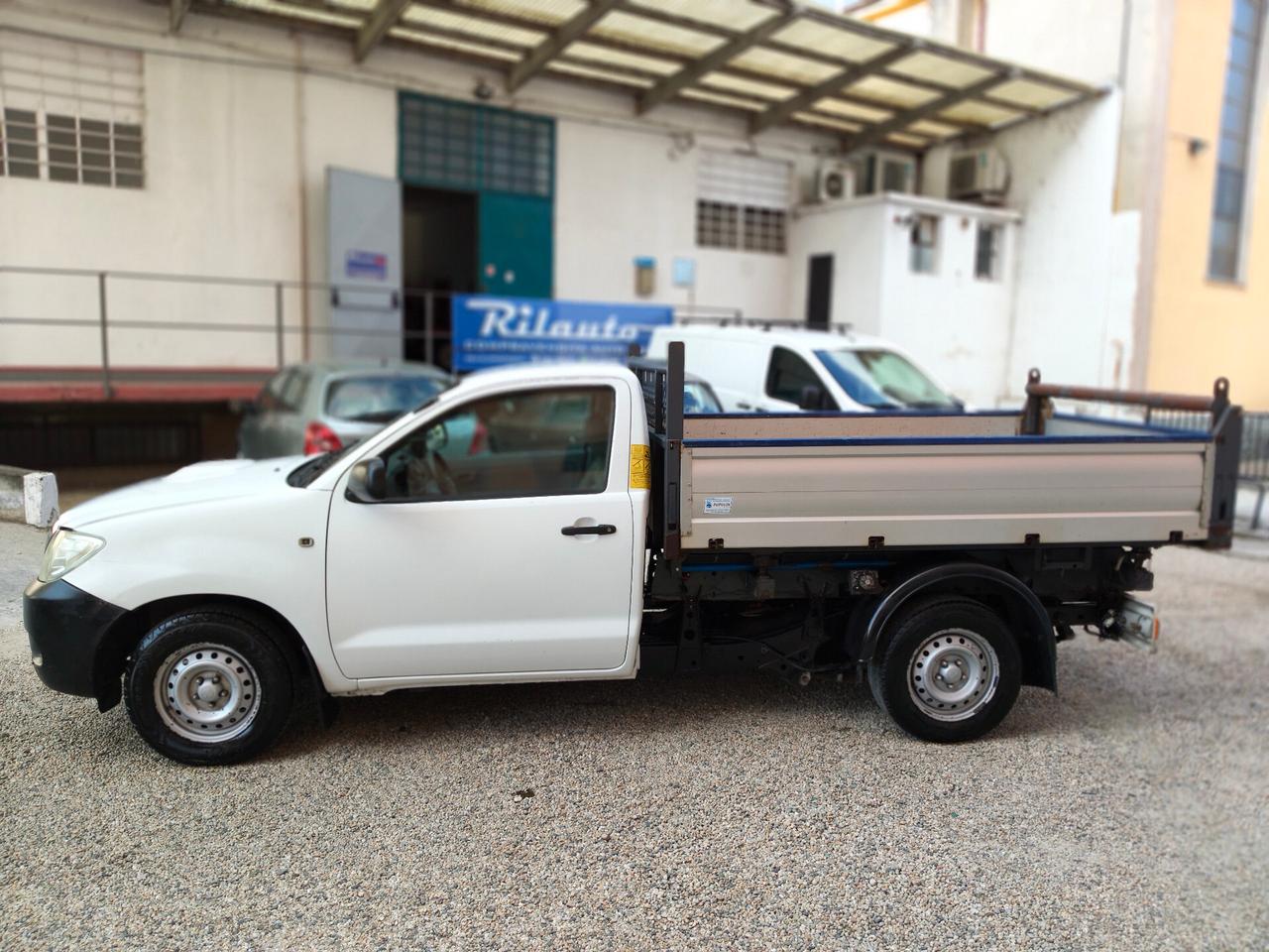 Toyota Hilux 2.5 D-4D 2WD 2p. Ribaltabile