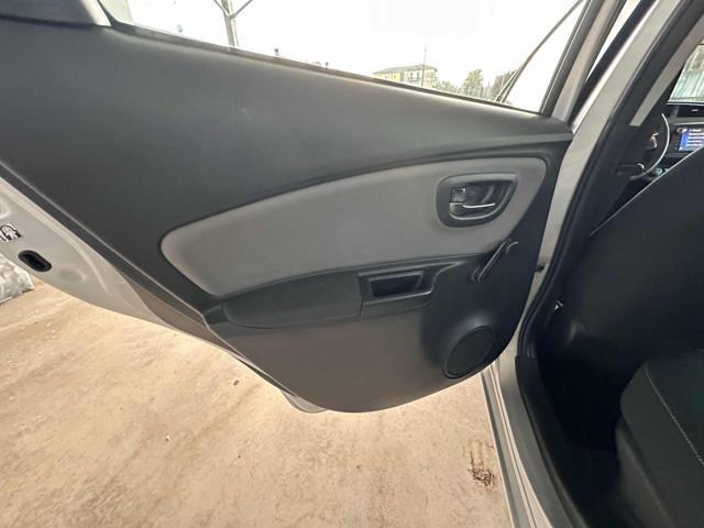 TOYOTA Yaris 1.5 Hybrid 5 porte Active AUTOMATICA PER NEOPATENT