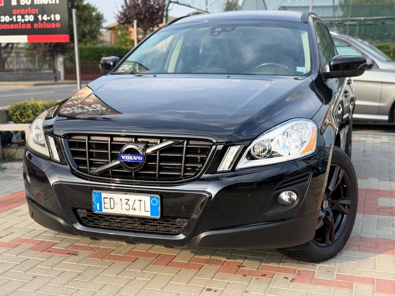 Volvo XC 60 D5 AWD Geartronic Momentum
