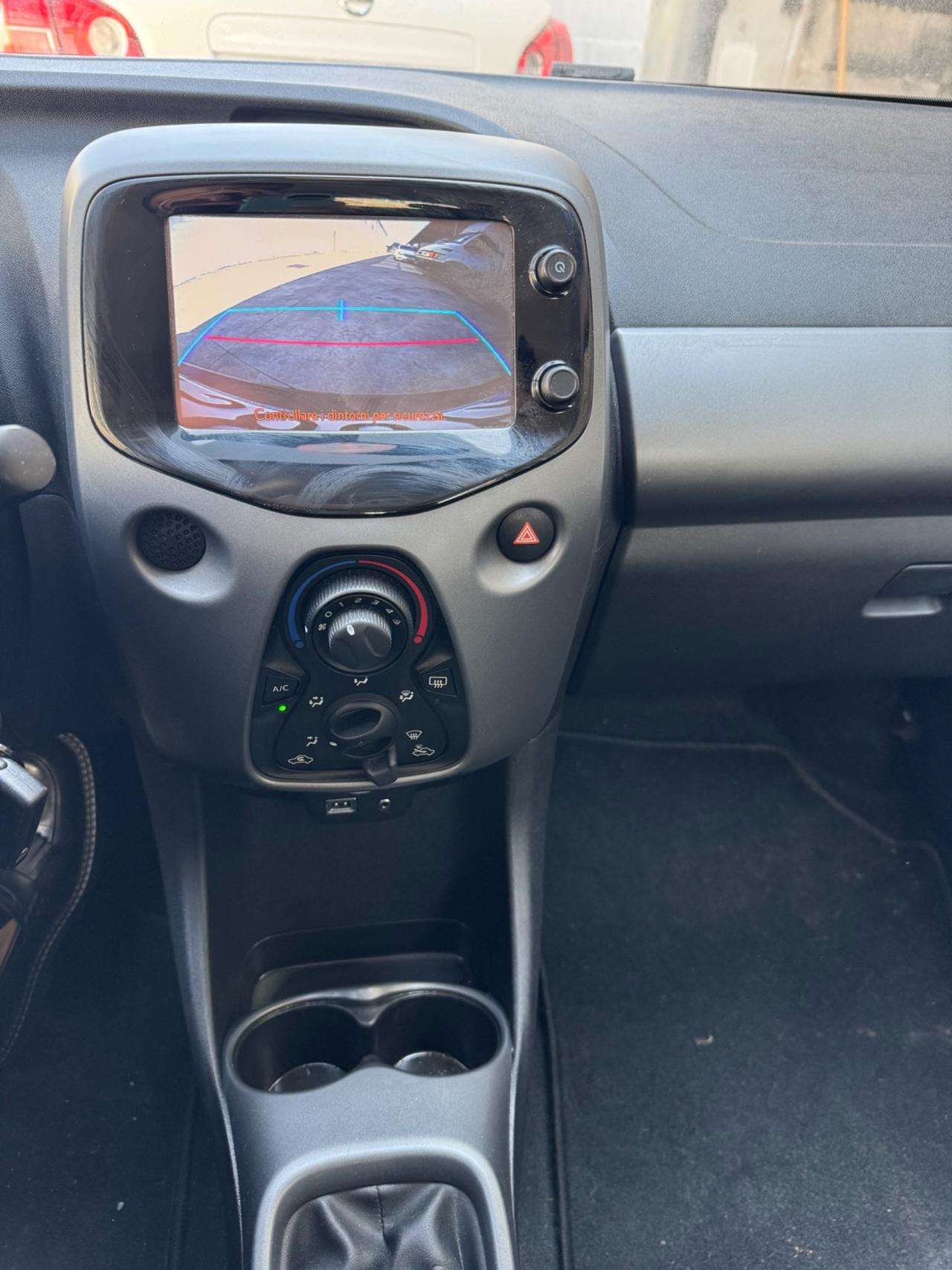 Toyota Aygo 1.0 VVT-i 72 CV 5 porte x-cite
