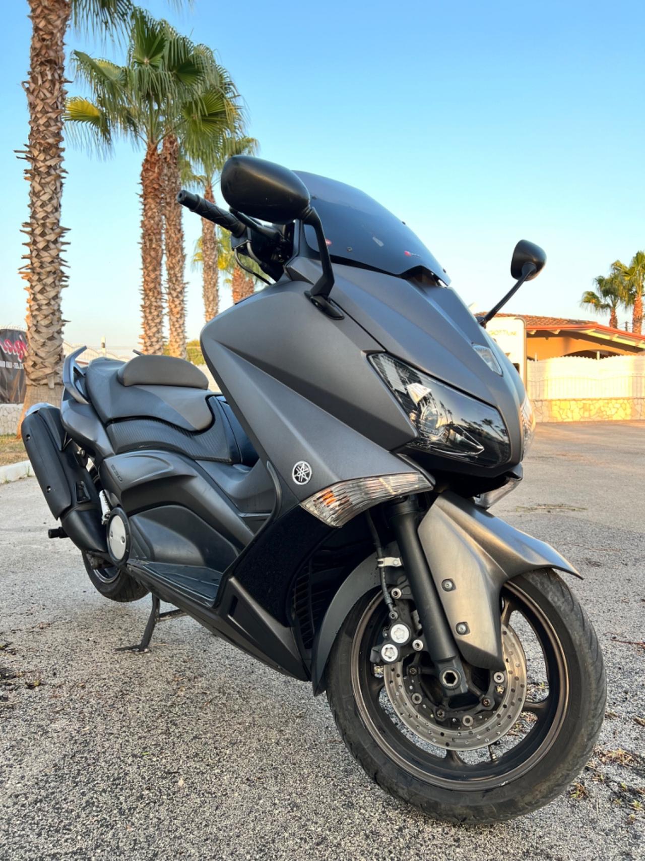 Yamaha t Max 530