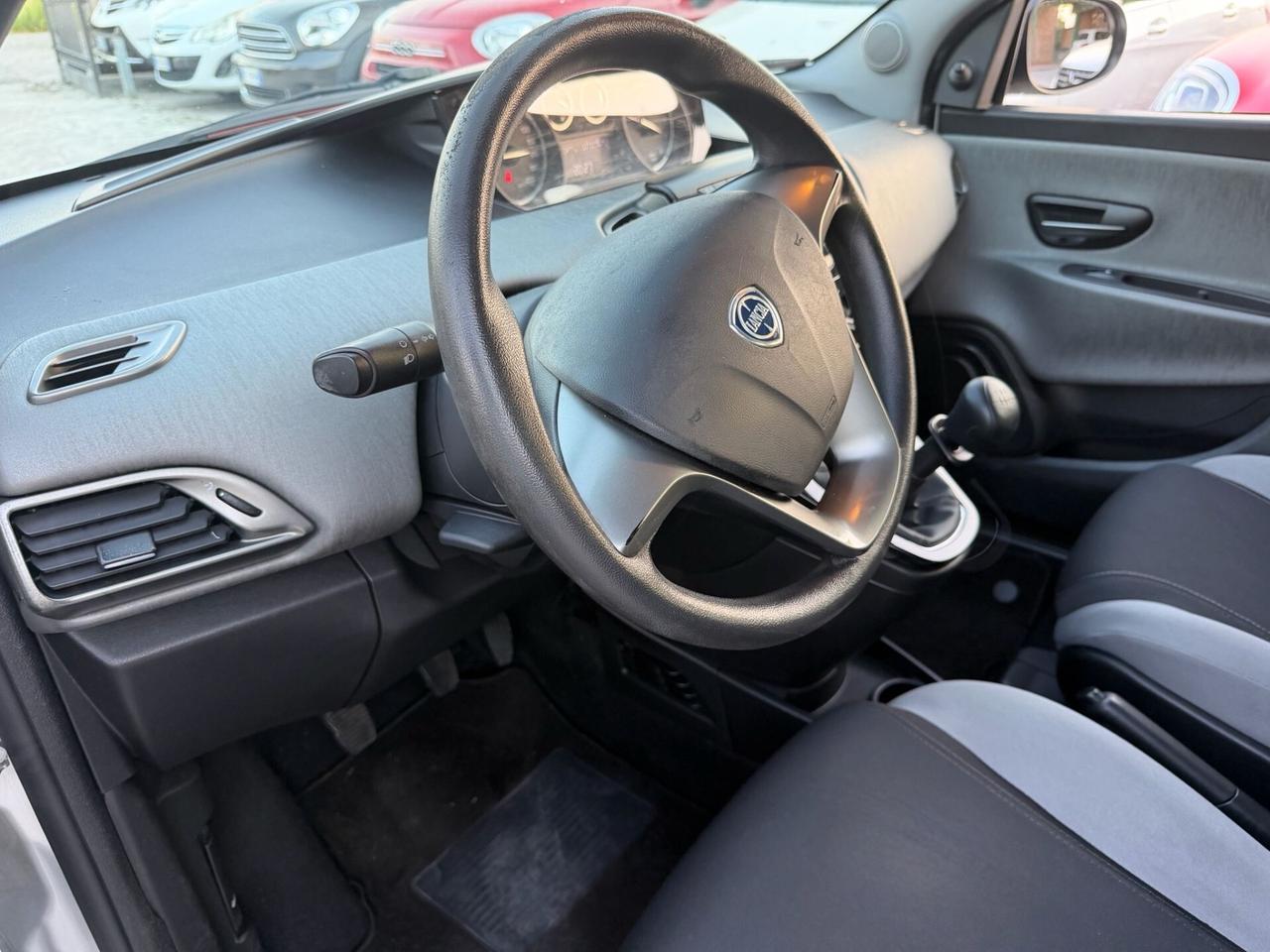 Lancia Ypsilon 1.2 69 CV 5 porte GPL Ecochic Gold neopatentati