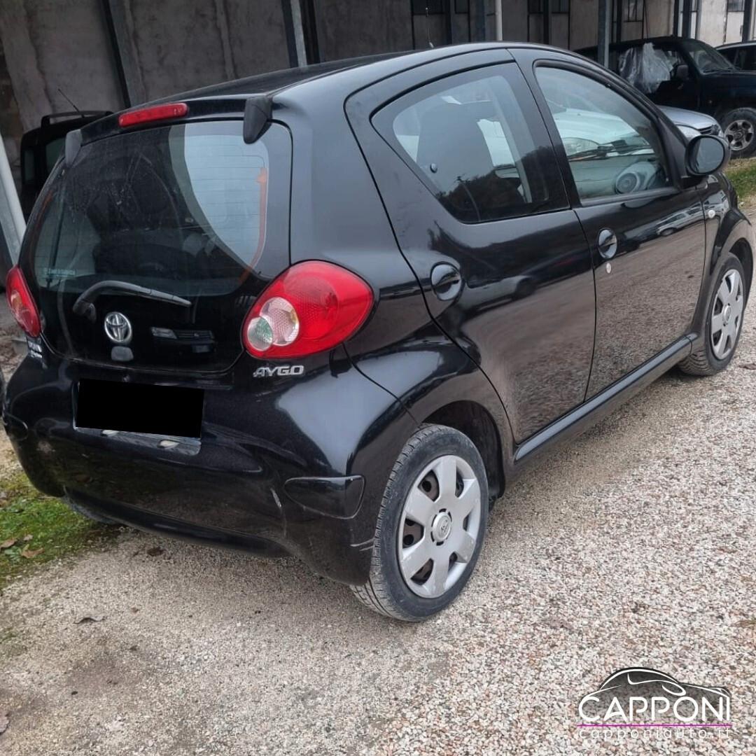 Toyota Aygo 1.0 5 porte - OK NEOPATENTATI
