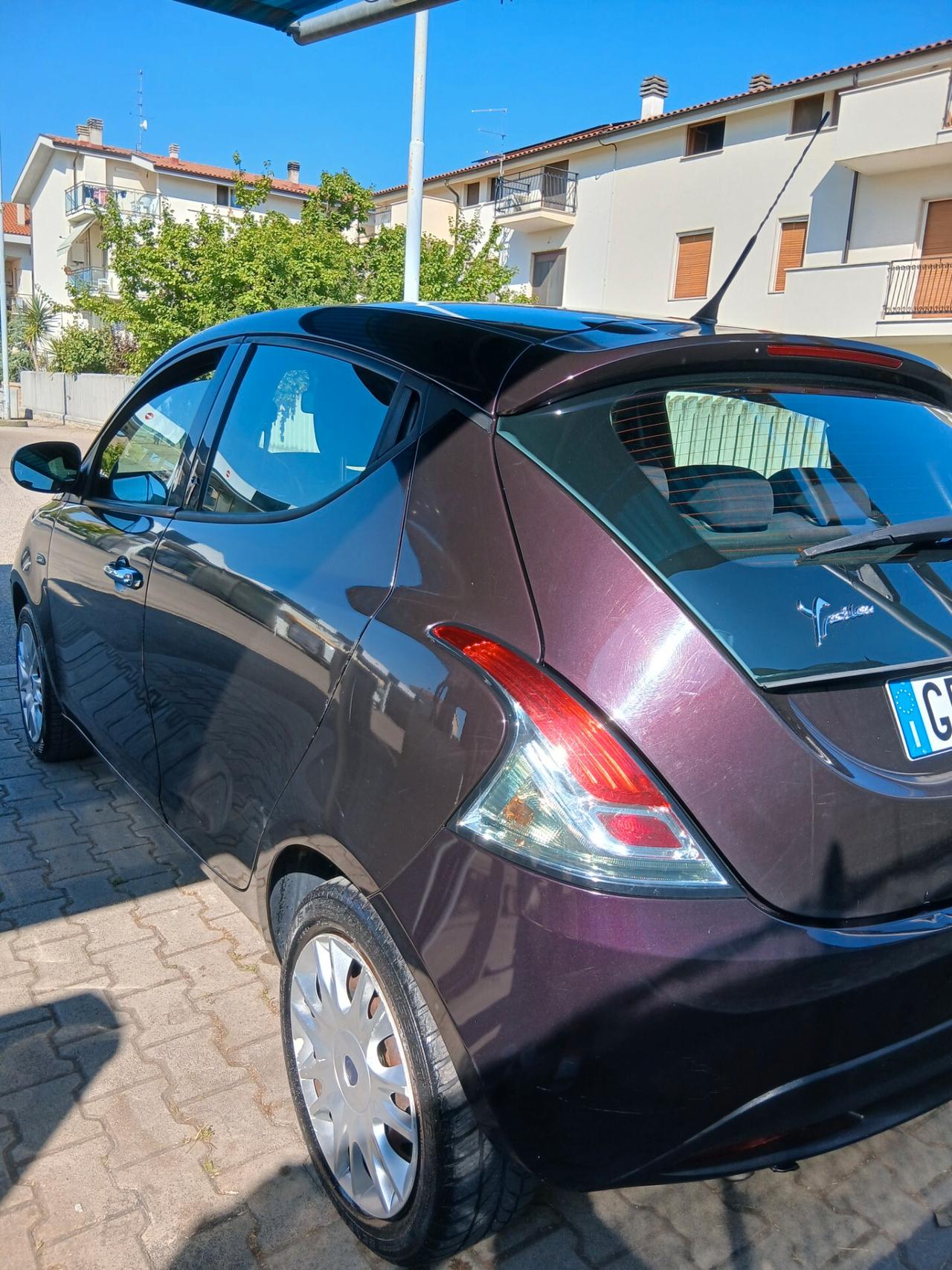 Lancia Ypsilon 1.2 69 CV Diva