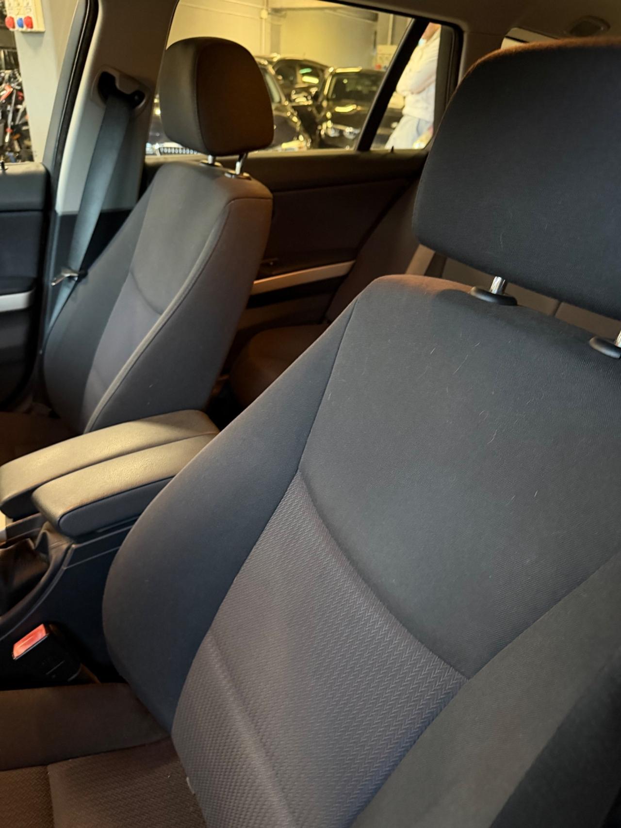 Bmw 318d TOURING ATTIVA KMCERT NAVIPRO