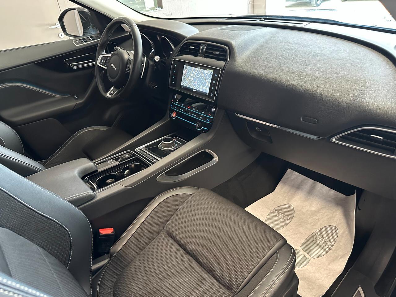 Jaguar F-Pace 2.0d R-Sport Awd 180cv autom