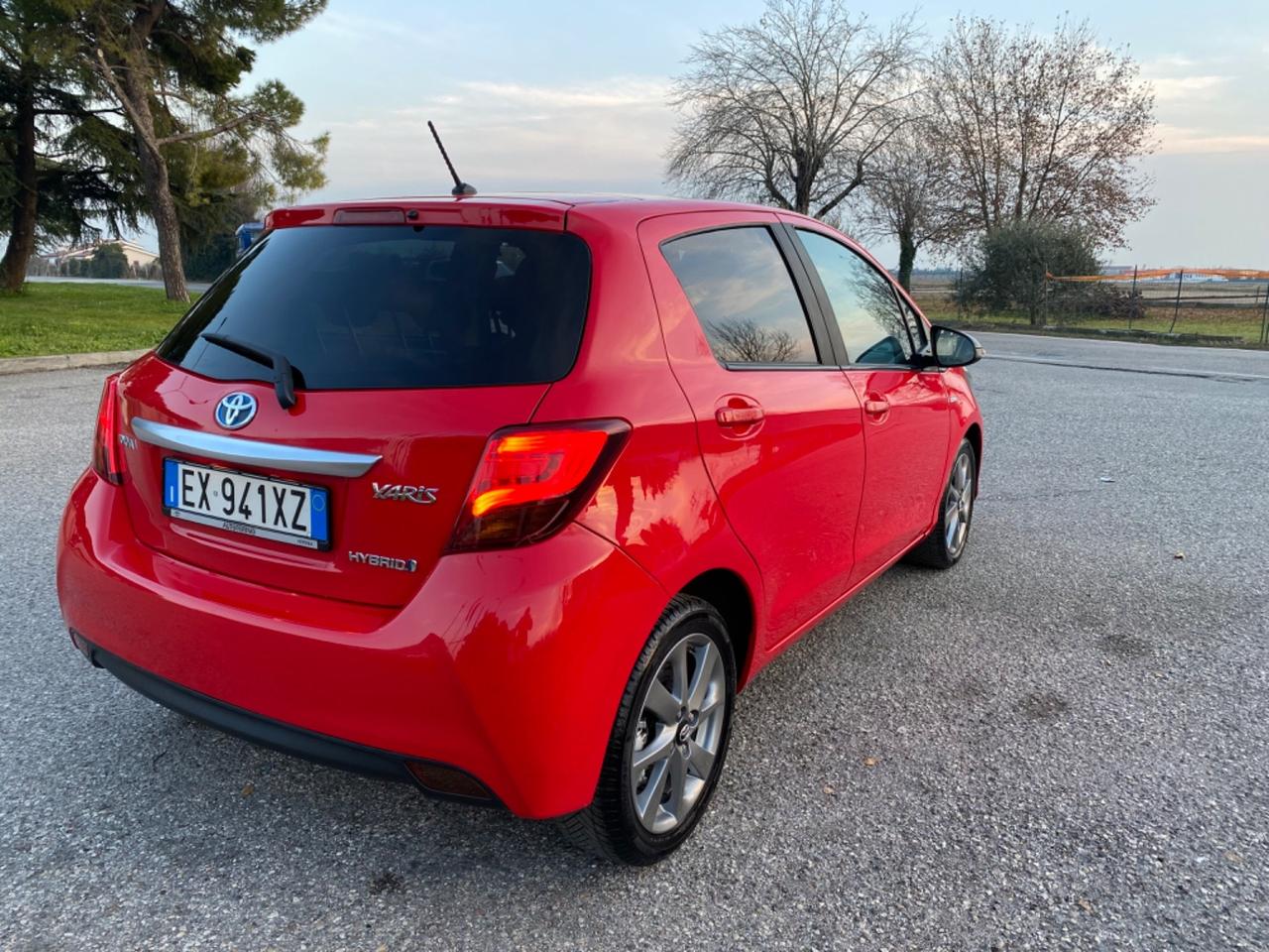 Toyota Yaris 1.5 Hybrid 5 porte Lounge