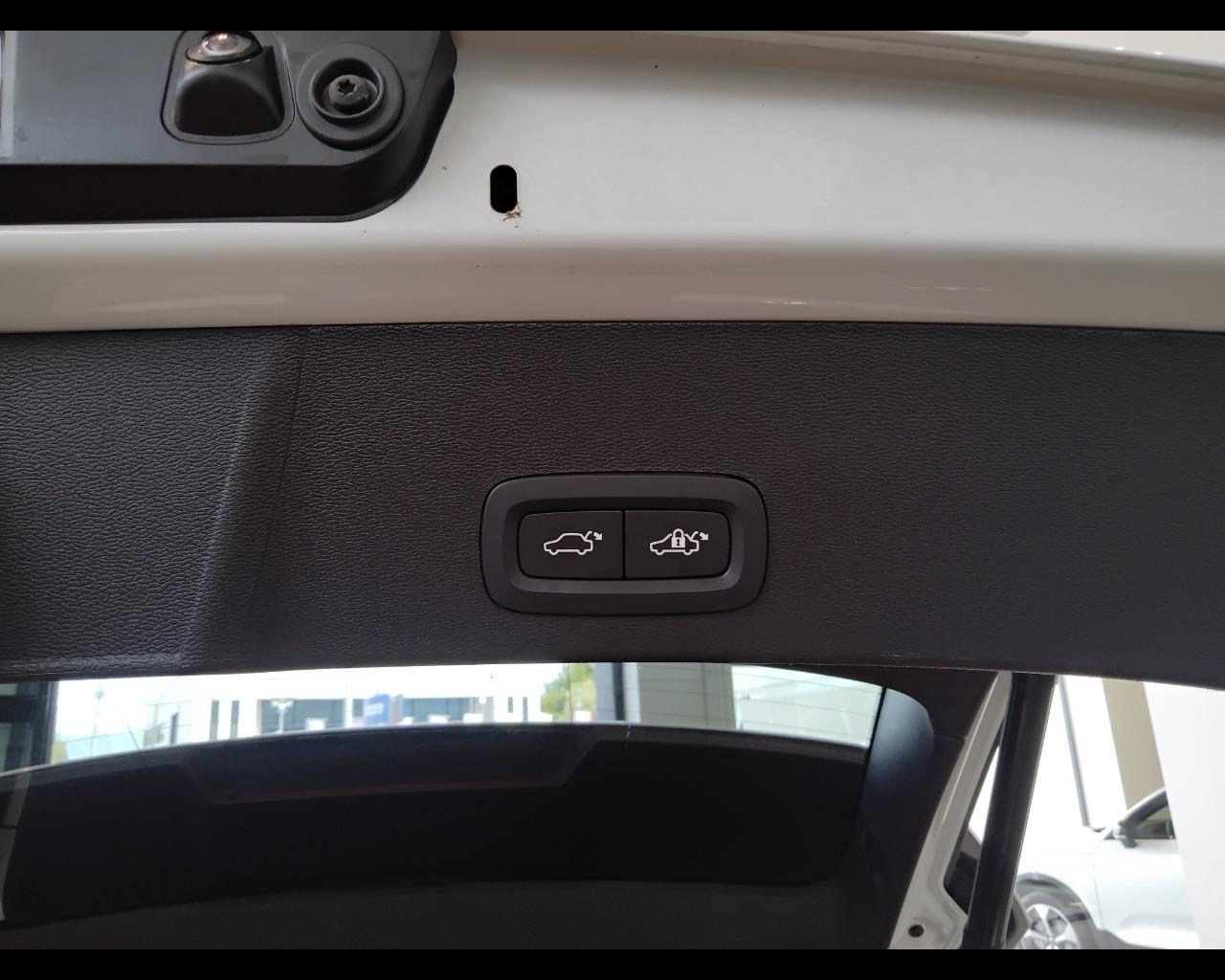 VOLVO XC40 - XC40 1.5 t2 Momentum Pro my21
