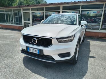 VOLVO XC40 D3 MOMENTUM "MAI VISTA UNA SIMILE"