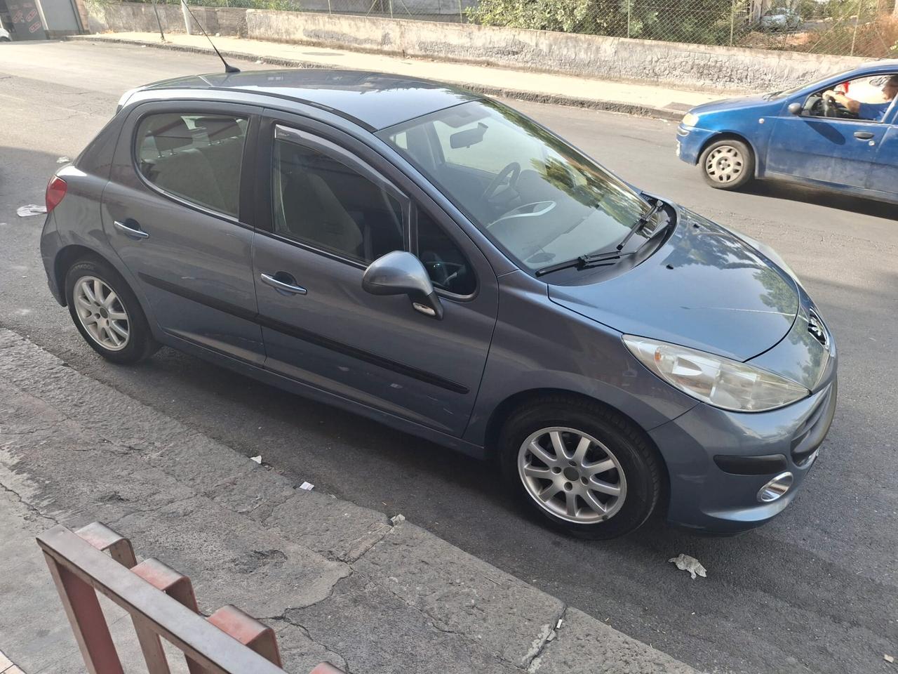 Peugeot 207 1.4 HDi 70CV 5p. ONE Line