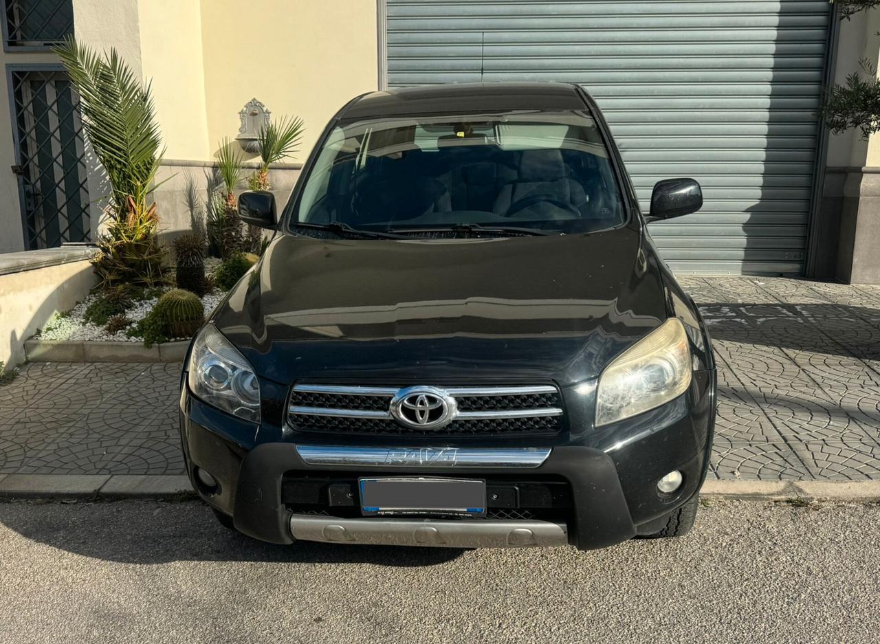 TOYOTA RAV 4 2.2 D-4D 177 CV Luxury
