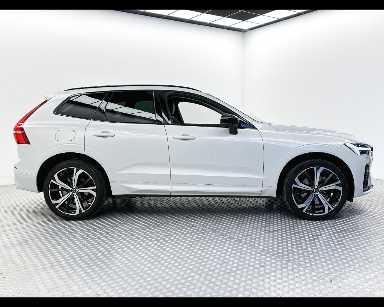VOLVO XC60 (2017-->) - XC60 B4 (d) AWD automatico Plus Dark
